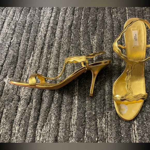 Prada open toe gold sandal - Picture 4 of 5